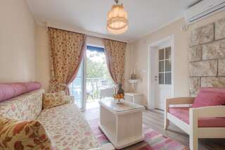 Апартаменты Marinero Apartments Будва Двухместный номер с 1 кроватью и собственной ванной комнатой-3