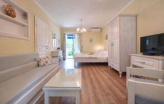 Апартаменты Marinero Apartments Будва Номер-студио с террасой-25